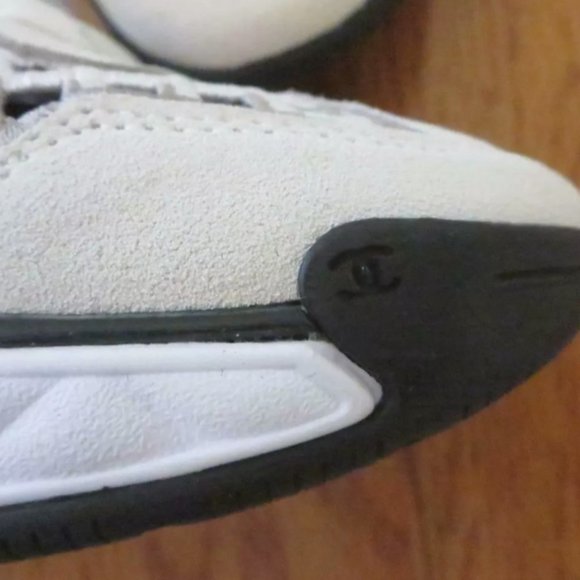 CHANEL 2021 Cruise Collection Quilted Ercu Embroidered CC Trainers Sneakers - Picture 6 of 10